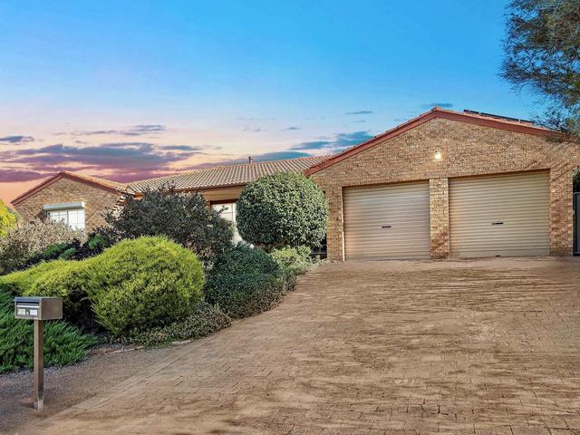 51 Cossington Smith Crescent, ACT 2602