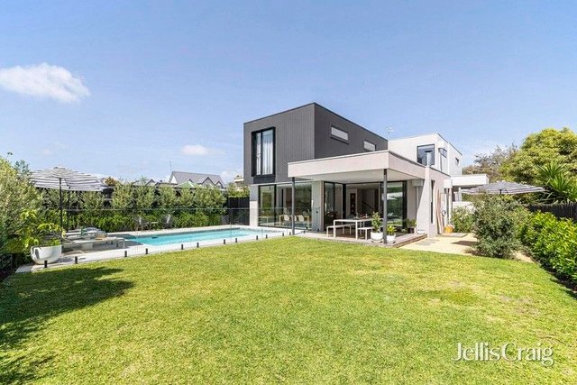 15 Adelaide Street, VIC 3942