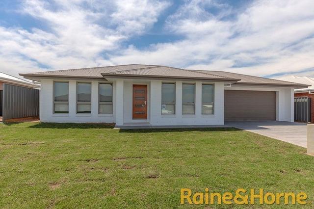 11 Violet Circuit, NSW 2830