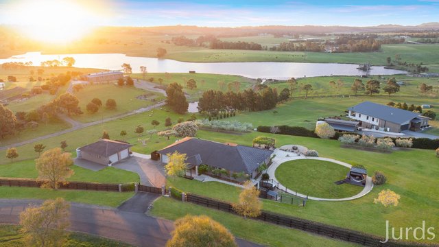 8 Loch Katrine Drive, NSW 2321