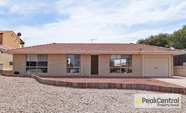 27 Yanrey St, WA 6174