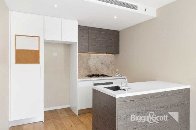 516/88 Trenerry Cres, VIC 3067
