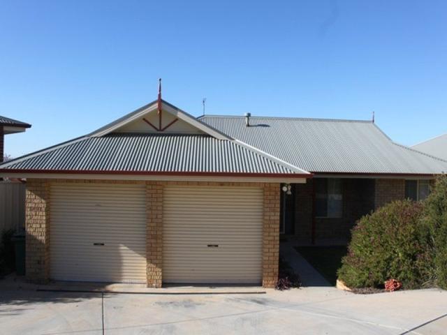 9a Stellway Close, NSW 2650