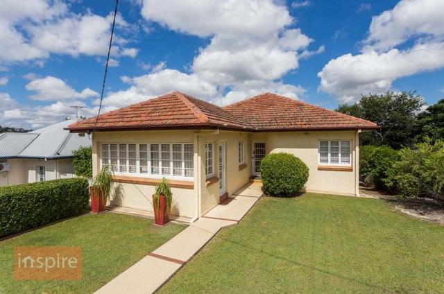 17 Lamrock Street, QLD 4121