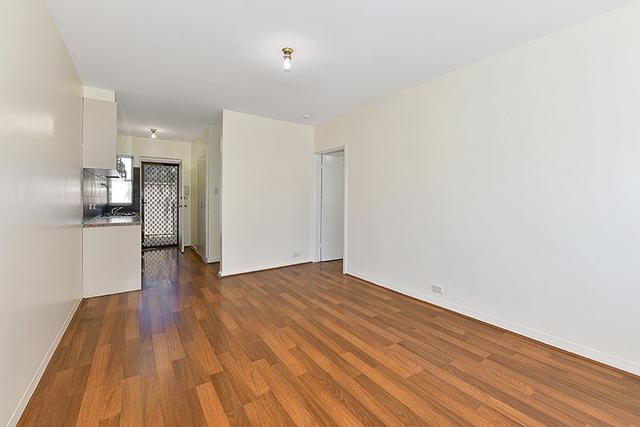 4/23 Scotia Street, VIC 3039