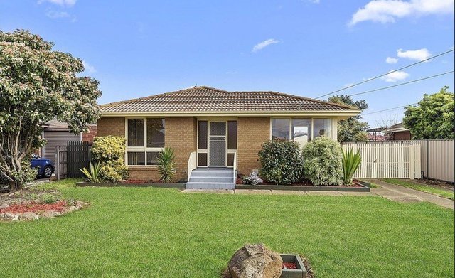 8 Milton Drive, VIC 3024