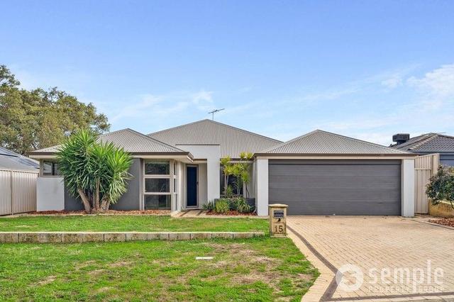 15 Waterfields Drive, WA 6167