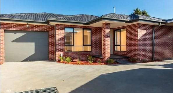 2/27 Adele Avenue, VIC 3156