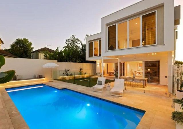 8A Harcourt Crescent, QLD 4215