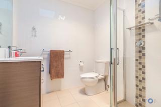 Bathroom (2015-05-26)
