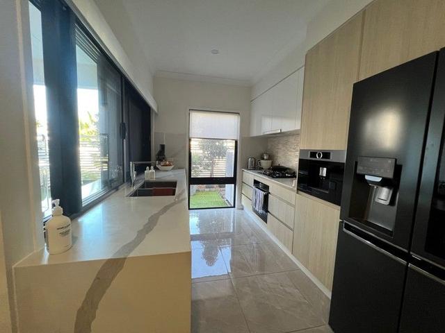 18/33 Sickle Avenue, QLD 4212