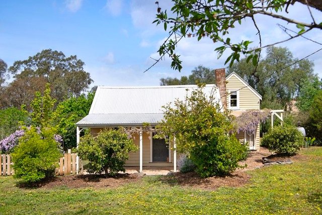 22 Adair  Street East, VIC 3463