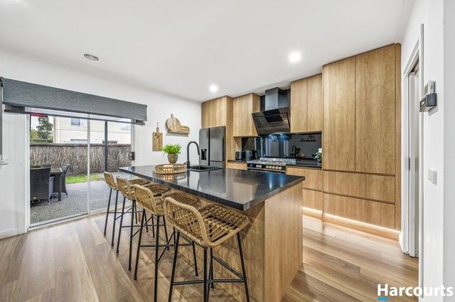 127 Sovereign Manors Crescent, VIC 3178