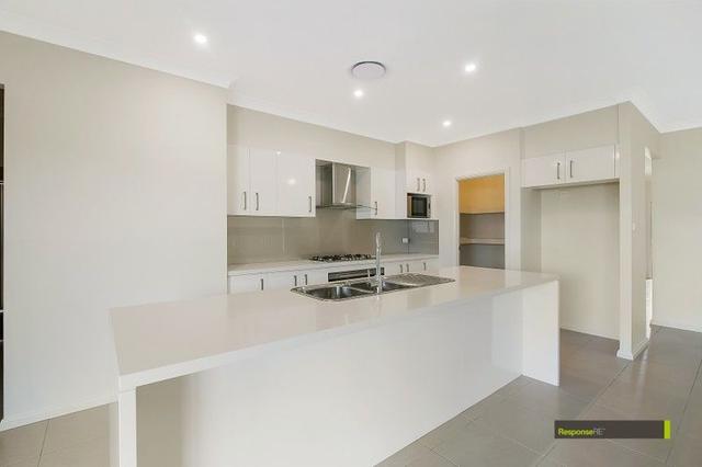 6 Redden Crescent, NSW 2765