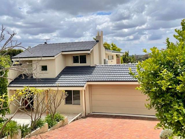 27 Luccombe Way, WA 6018