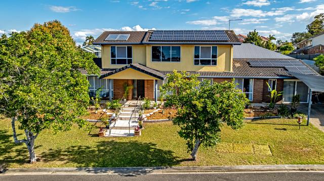 2 St Clair Cres, QLD 4122