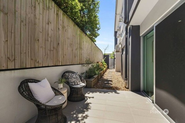 1/24 Haig Street, QLD 4151