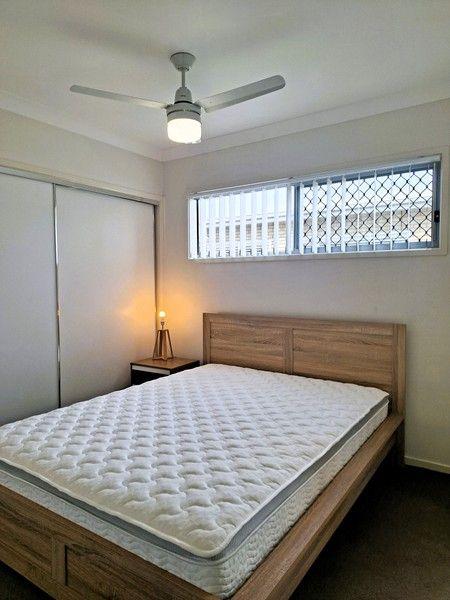 2/11 Maurice Avenue, QLD 4107