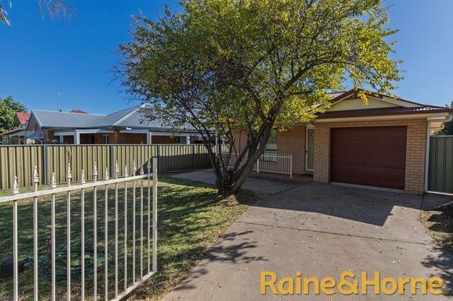 4 Luke St, NSW 2830