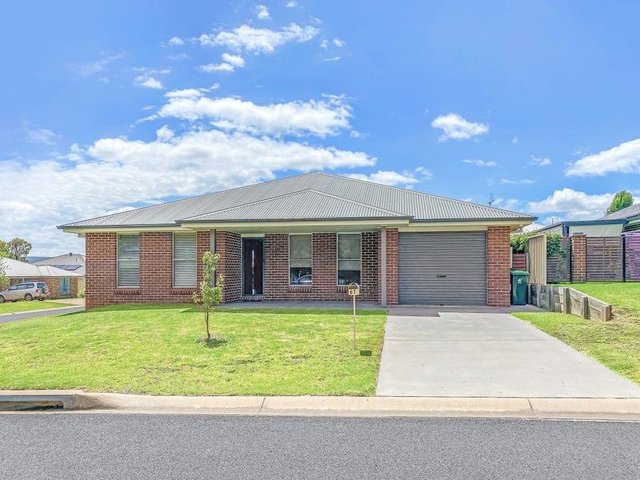 67 Henry Bayly Drive, NSW 2850