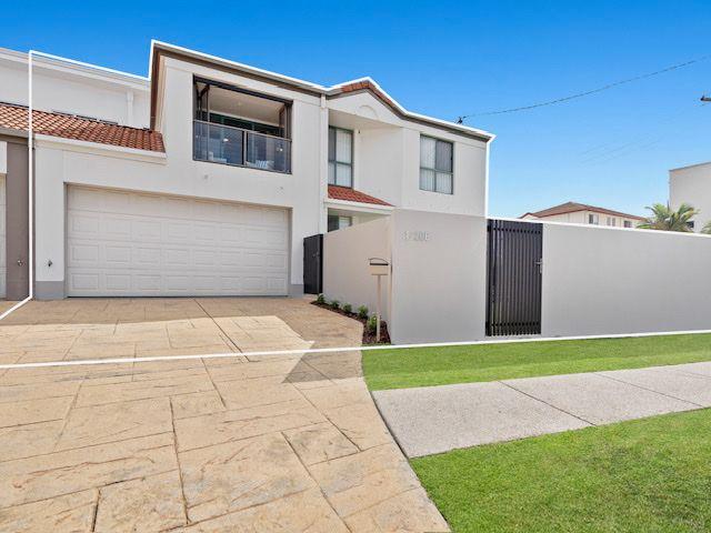 1/2 Anembo Street, QLD 4217