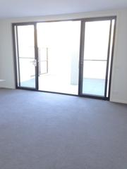 Lounge Room (2017-08-01)