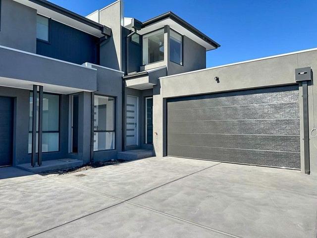 2/65 Strathavan Drive, VIC 3806