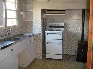 Kitchen (2011-08-19)