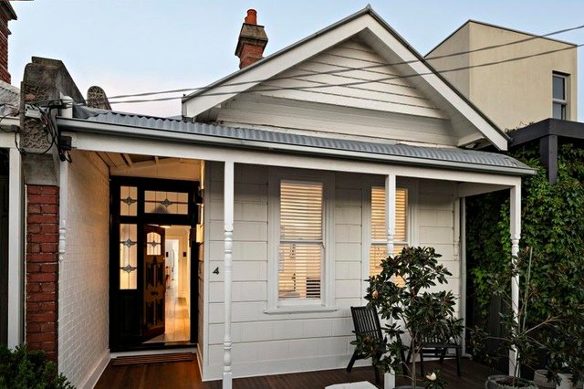 4 Esplanade Place, VIC 3207