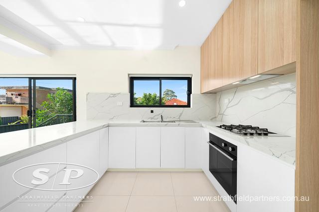 1/82 Highclere Avenue, NSW 2196