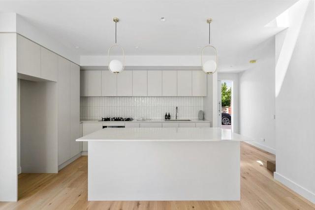 8A Russell Street, VIC 3181