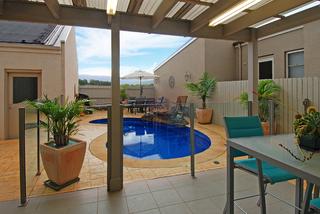 Pergola to Pool