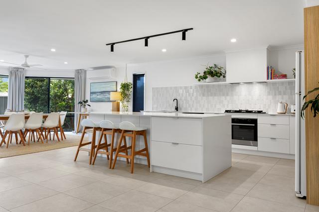 10 McKenna Court, QLD 4566