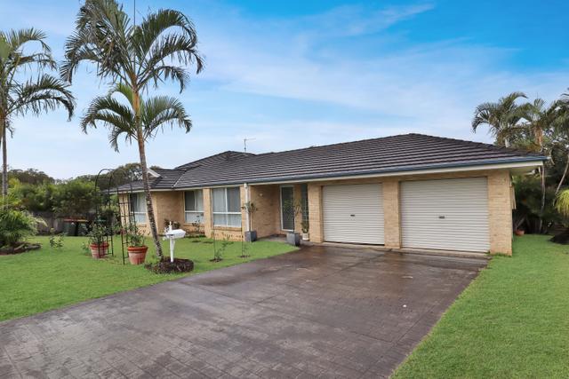 2 Beachside Court, NSW 2450