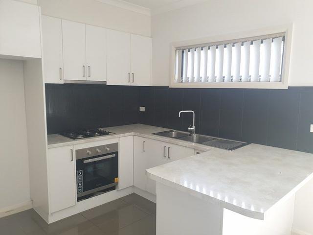 2/46 Walsh Street, VIC 3047