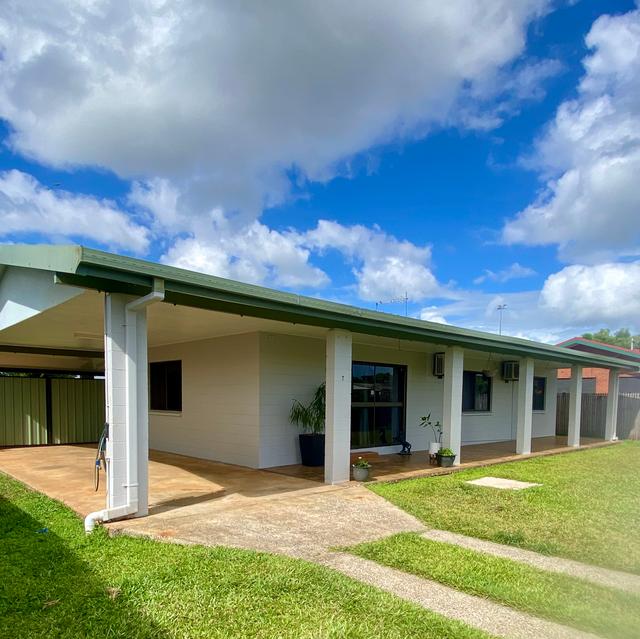 7 Goroka Close, QLD 4871