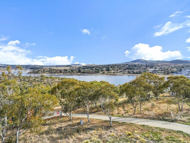 17 Echidna Place, NSW 2627