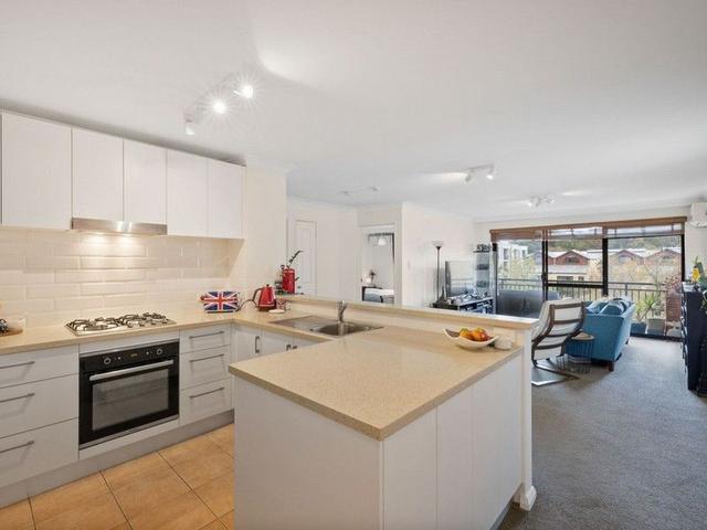 10/10 Pendal Lane, WA 6000