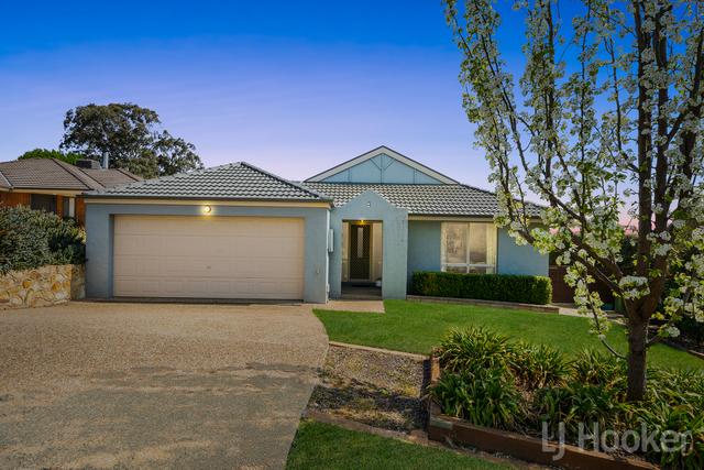 11 Magnolia Close, NSW 2619