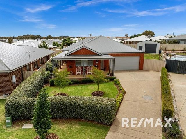 12 Lallal Place, NSW 2650