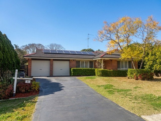 8 Luttrell Street, NSW 2745