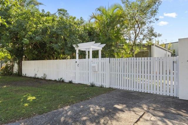 11 Albicore Street, QLD 4218
