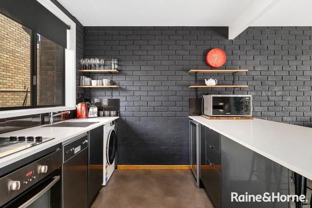 2/70 Queen Street, TAS 7005