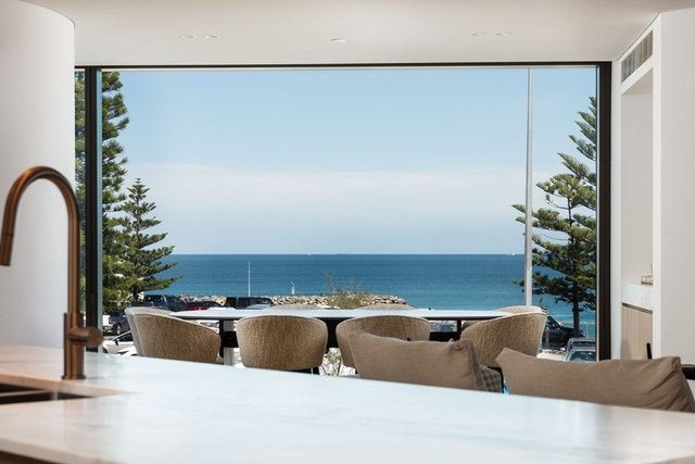 1/110 Marine Parade, WA 6011