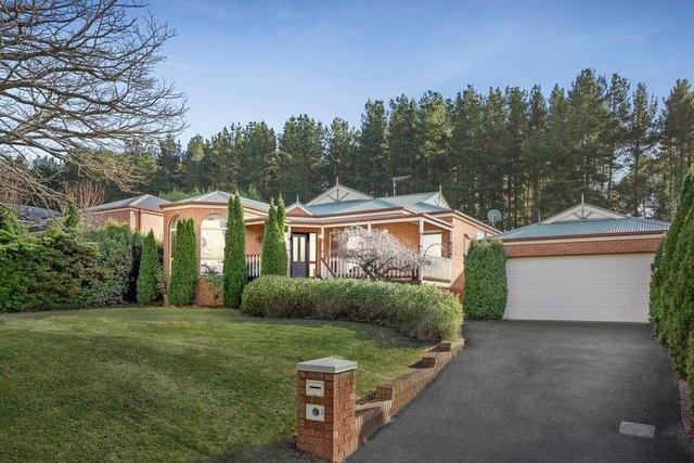 2 Pinelea Grove, VIC 3437