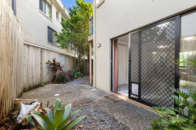 2/22 Peninsular Drive, QLD 4217