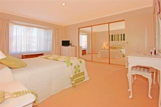 Bedroom 1 (2010-07-23)
