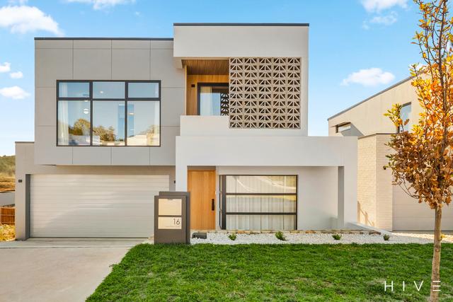 16 Leontine Loop, ACT 2611