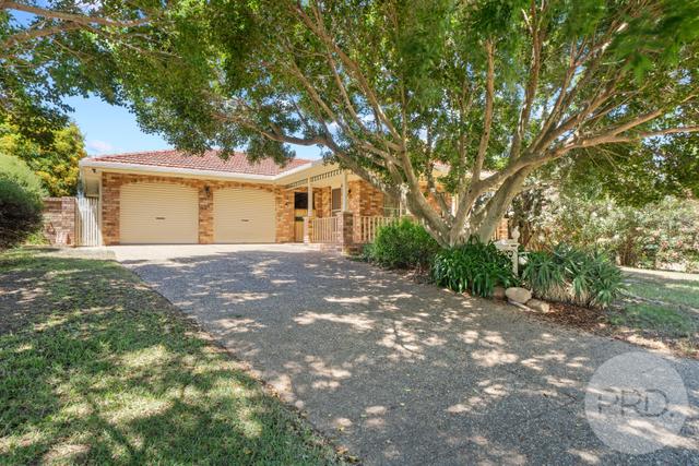 14 Brooklyn Drive, NSW 2650