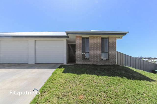 1/2 Valencia Drive, NSW 2650